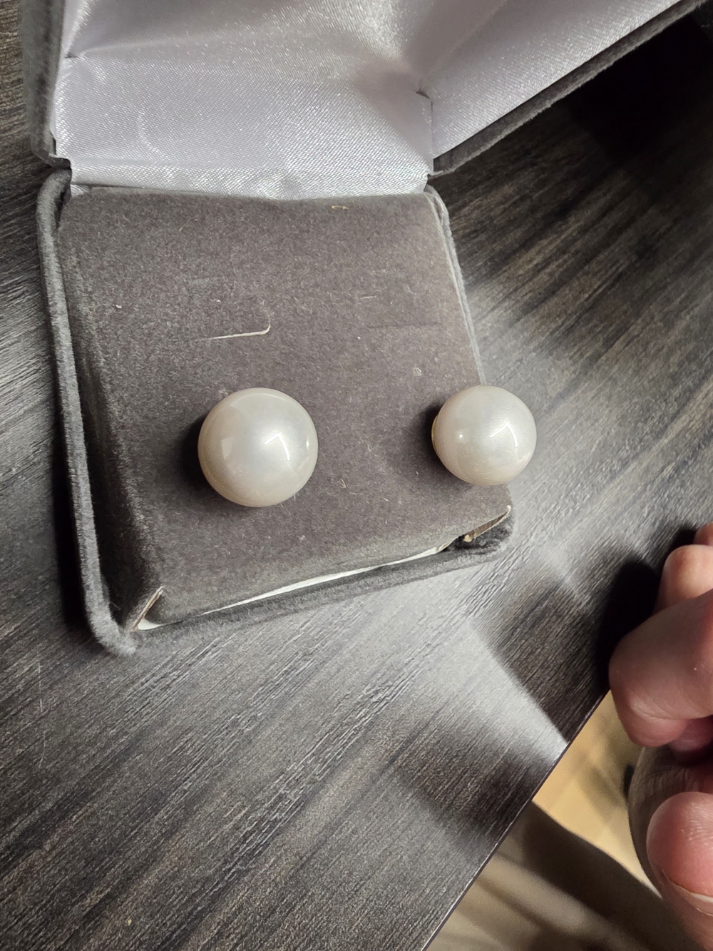 Classic White Pearl Stud Earrings - Timeless Elegance